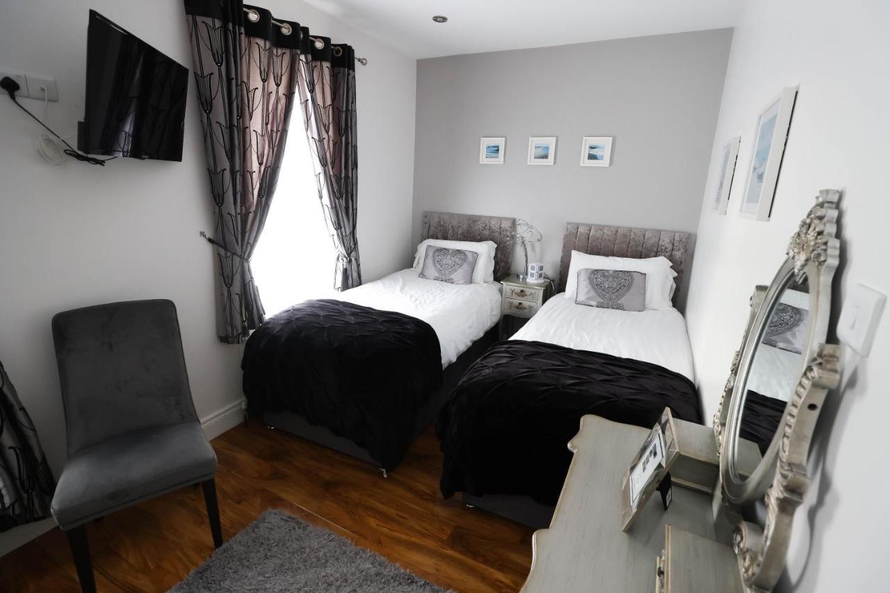 Mandalay Hotel Portrush Bagian luar foto