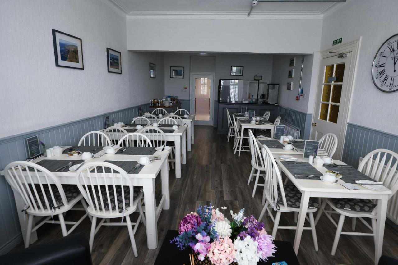 Mandalay Hotel Portrush Bagian luar foto