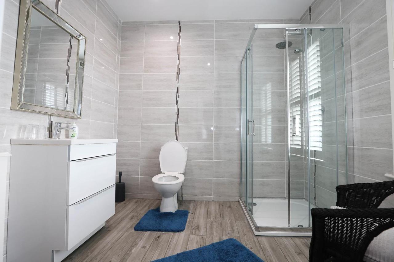 Mandalay Hotel Portrush Bagian luar foto