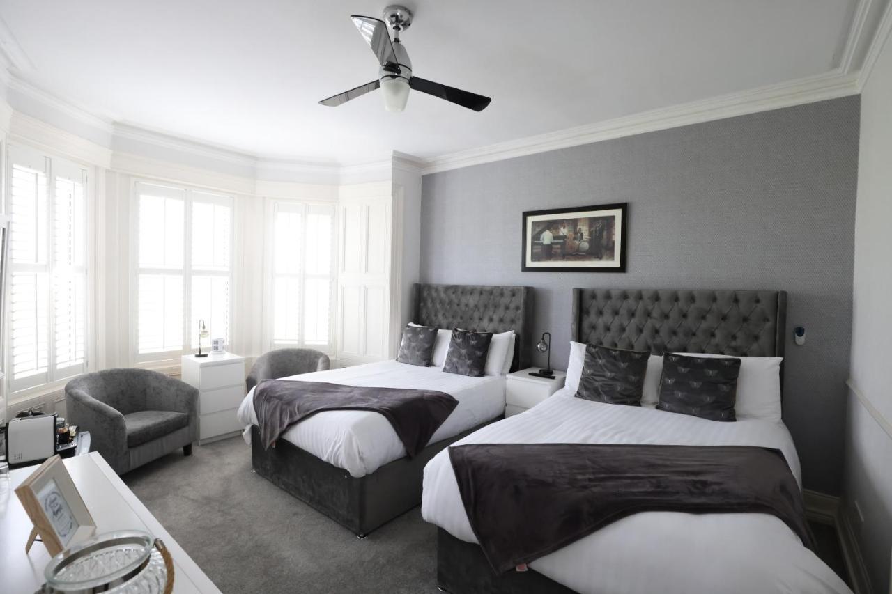 Mandalay Hotel Portrush Bagian luar foto