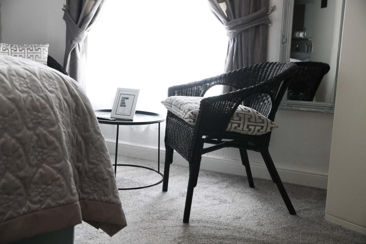 Mandalay Hotel Portrush Bagian luar foto