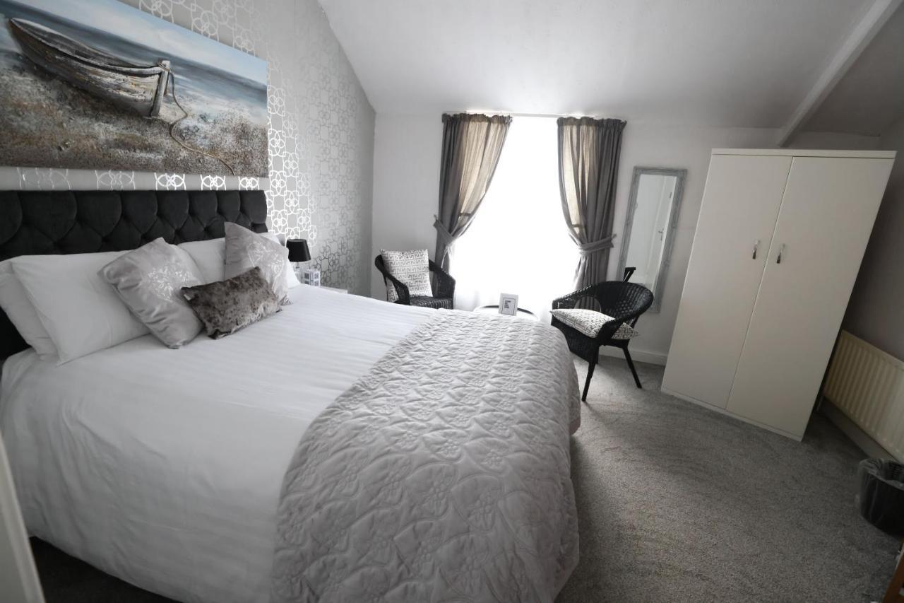 Mandalay Hotel Portrush Bagian luar foto
