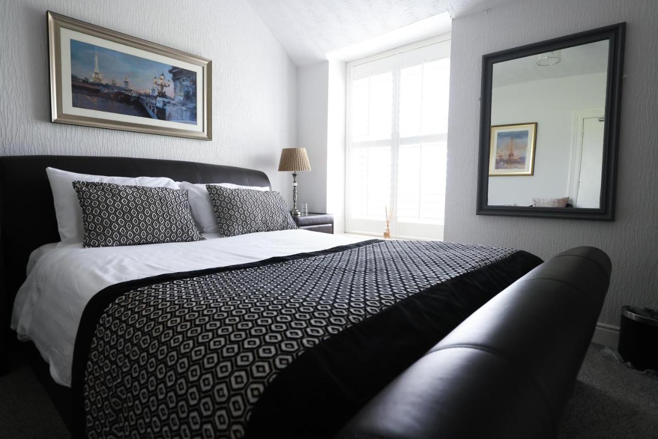 Mandalay Hotel Portrush Bagian luar foto